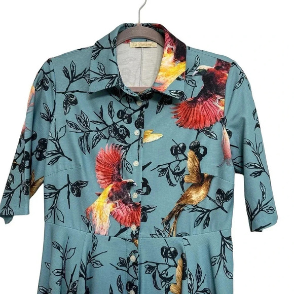 La Patean women’s full button dress, exotic bird all over print. Size 40/Medium - Picture 3 of 5
